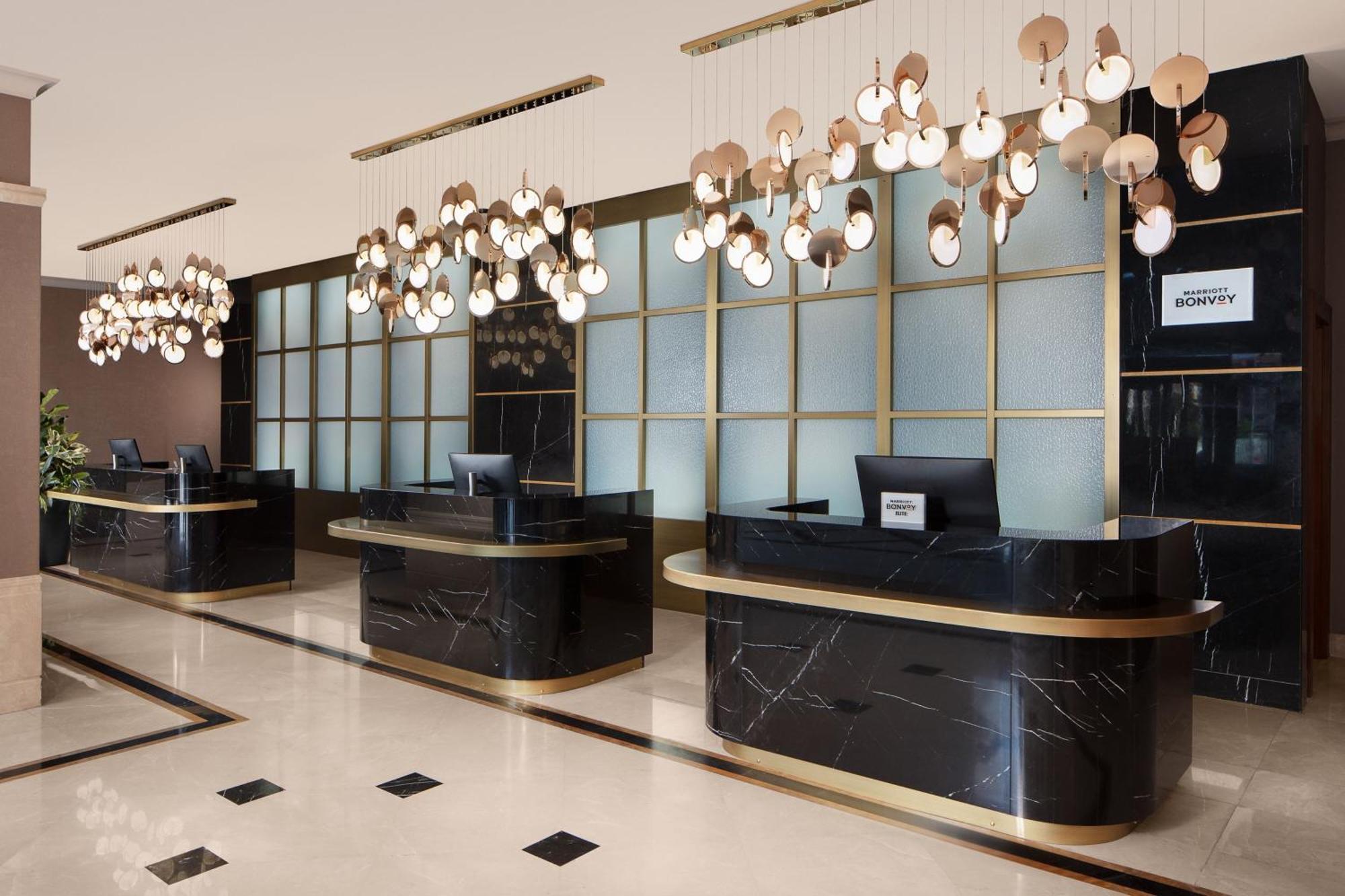 Divan Hotel 5*